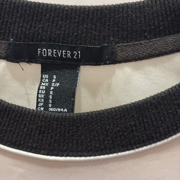 Forever 21 Women's Cream and Black Sweater - Picture 2 of 3